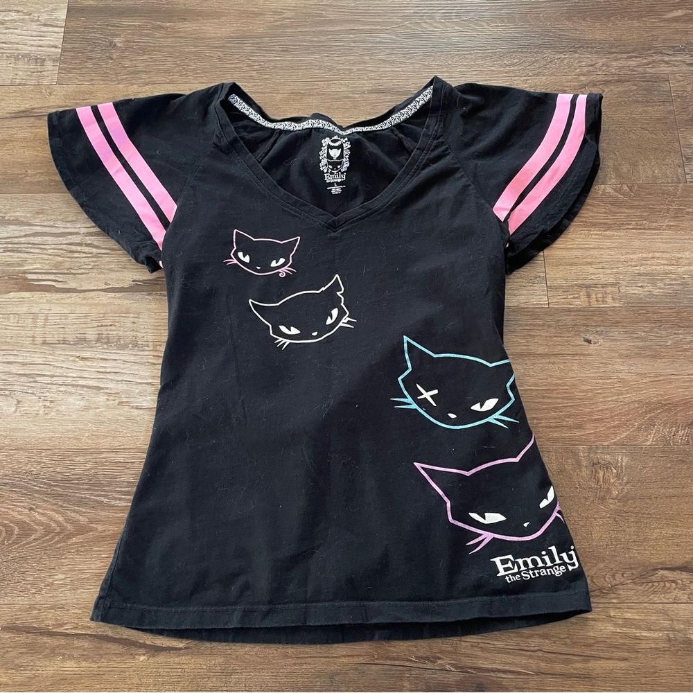 Emily the strange goth girl 2010 cat shirt L